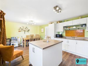 Kitchen/Diner- click for photo gallery